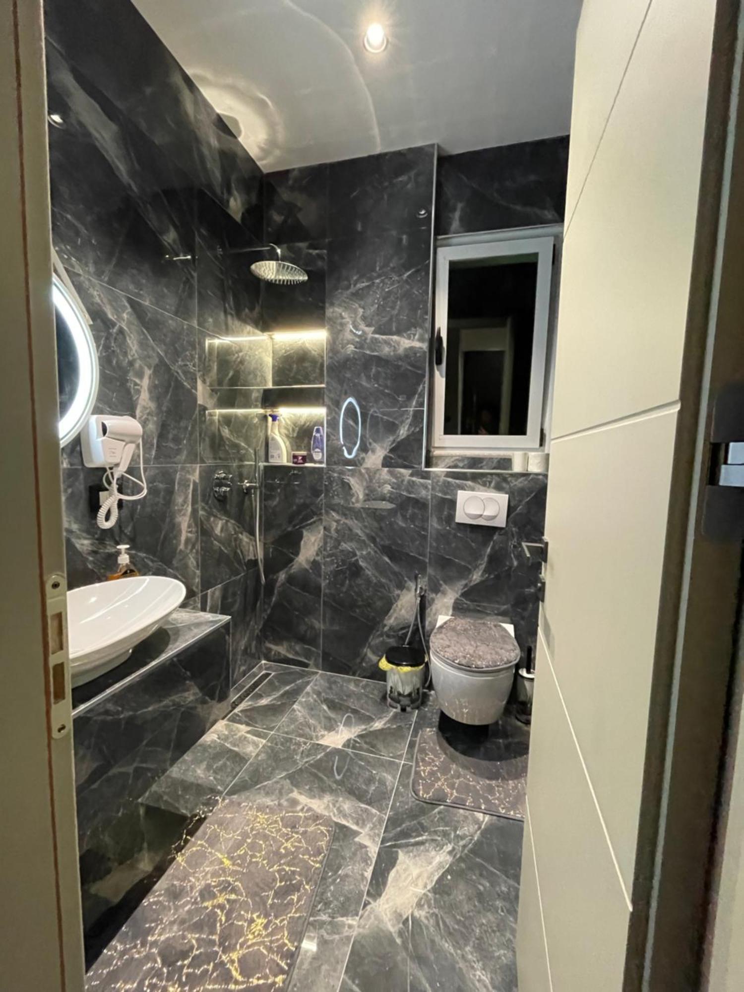 Sueno Apartments & Suites Tirana Esterno foto
